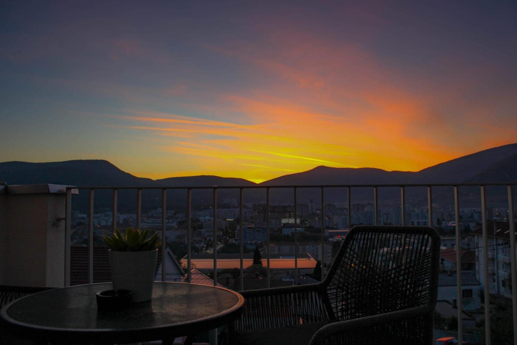 Apartment Merry - Free Garage & Parking Mostar Bagian luar foto