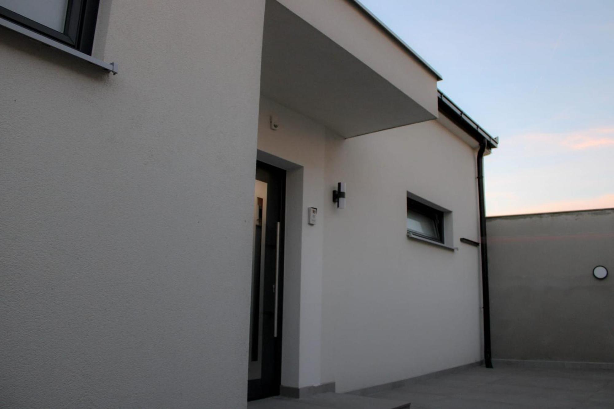 Apartment Merry - Free Garage & Parking Mostar Bagian luar foto