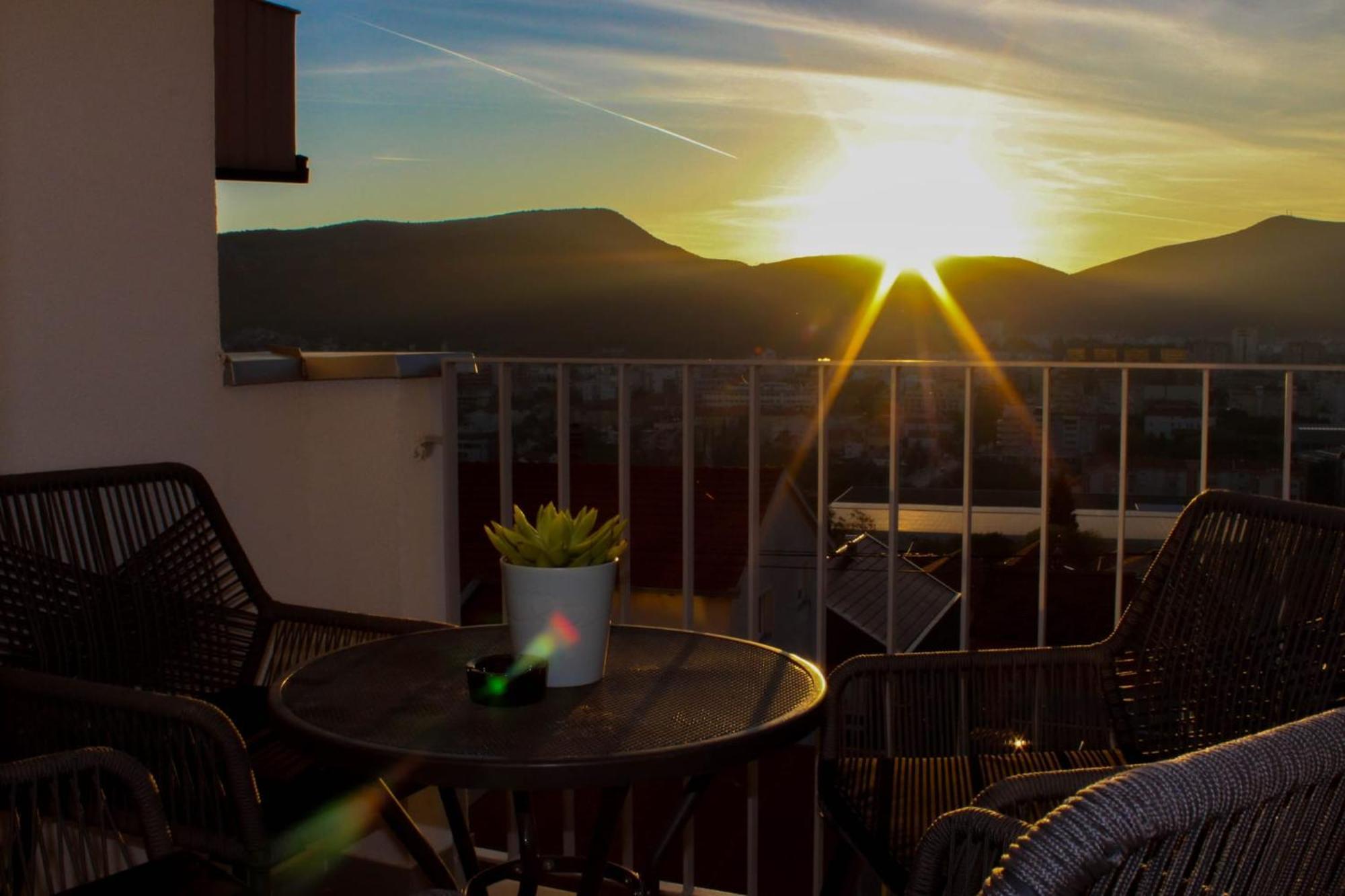 Apartment Merry - Free Garage & Parking Mostar Bagian luar foto