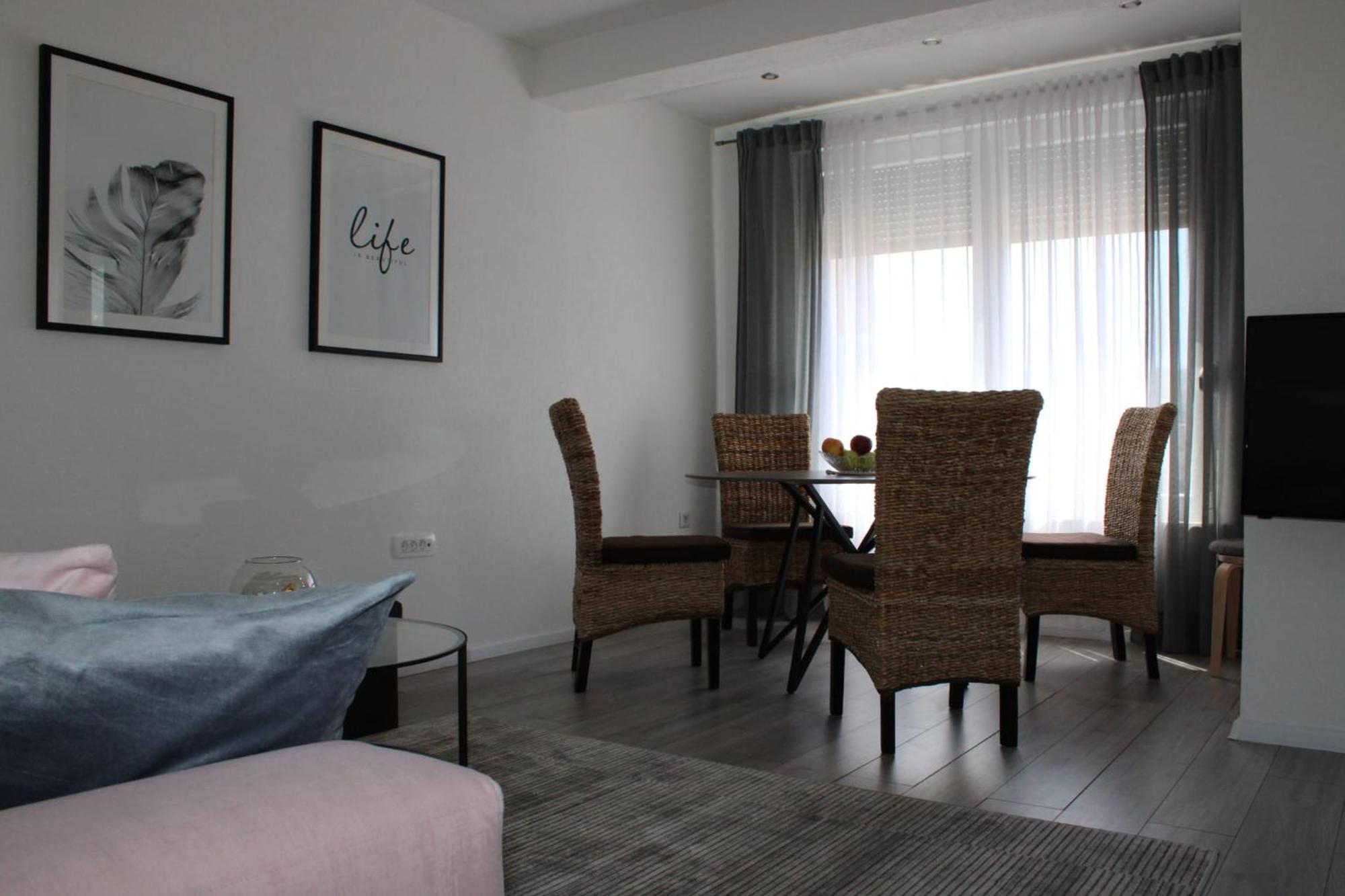 Apartment Merry - Free Garage & Parking Mostar Bagian luar foto
